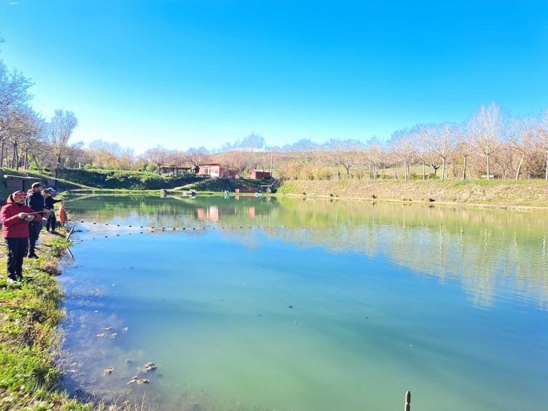 Lago Sampei - CASTEL DEL LAGO